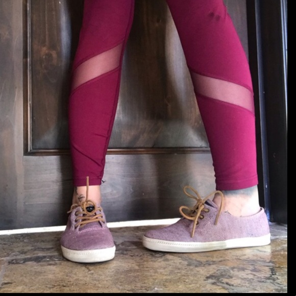 Women’s Sperry boating shoes - Picture 2 of 6